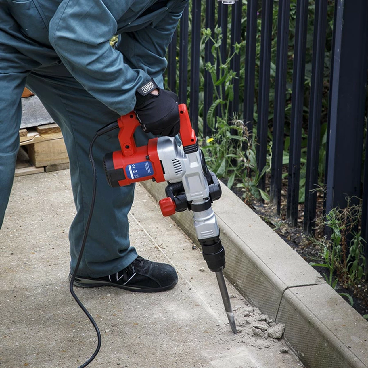 Sealey DHB1300 Demolition Breaker Hammer 1300W - Image 7