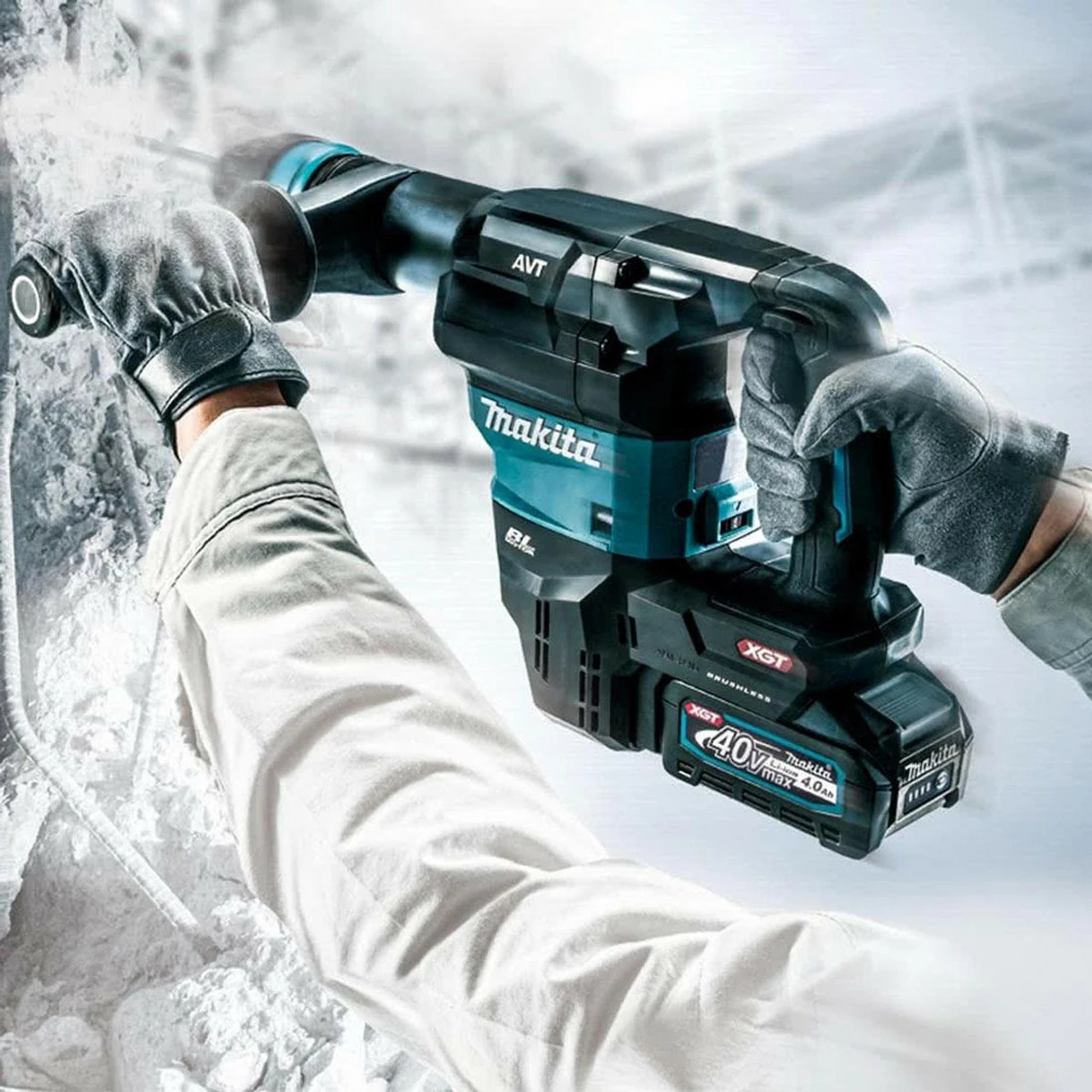 Makita HM001GD202 40V Max XGT Brushless SDS Max Demolition Hammer With 2x 2.5Ah Batteries - Image 6