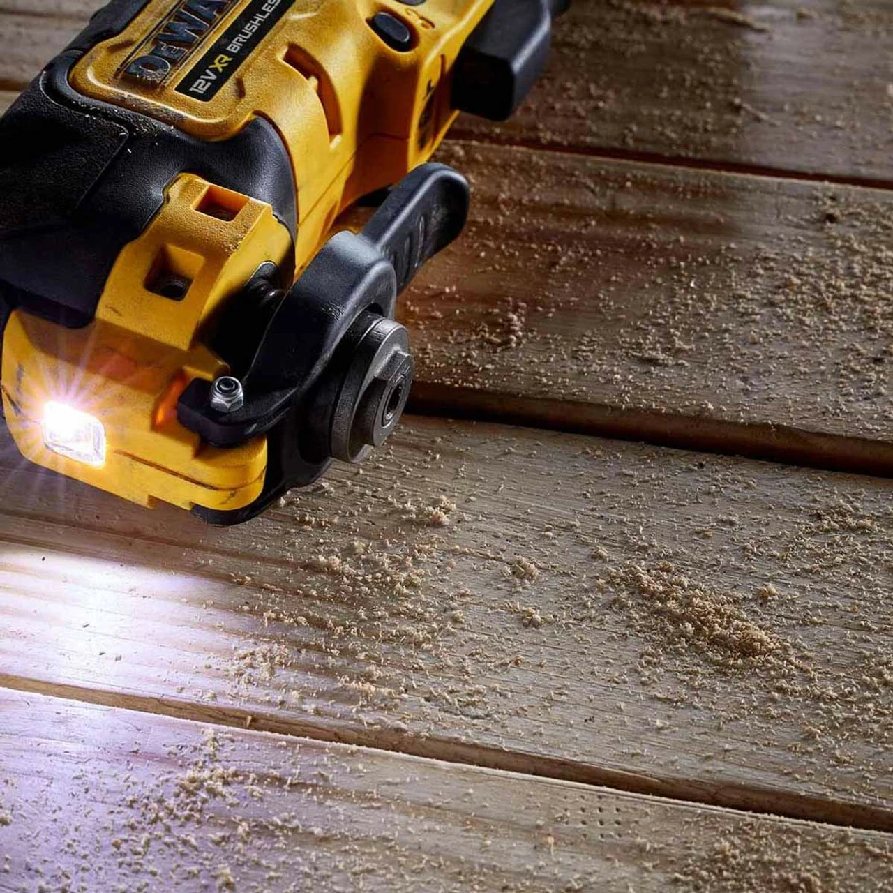 DeWalt DCS353D2 12V XR Brushless Oscillating Multi-Tool With 2x 2.0Ah Batteries & 35 Piece Accessory Set - Image 5