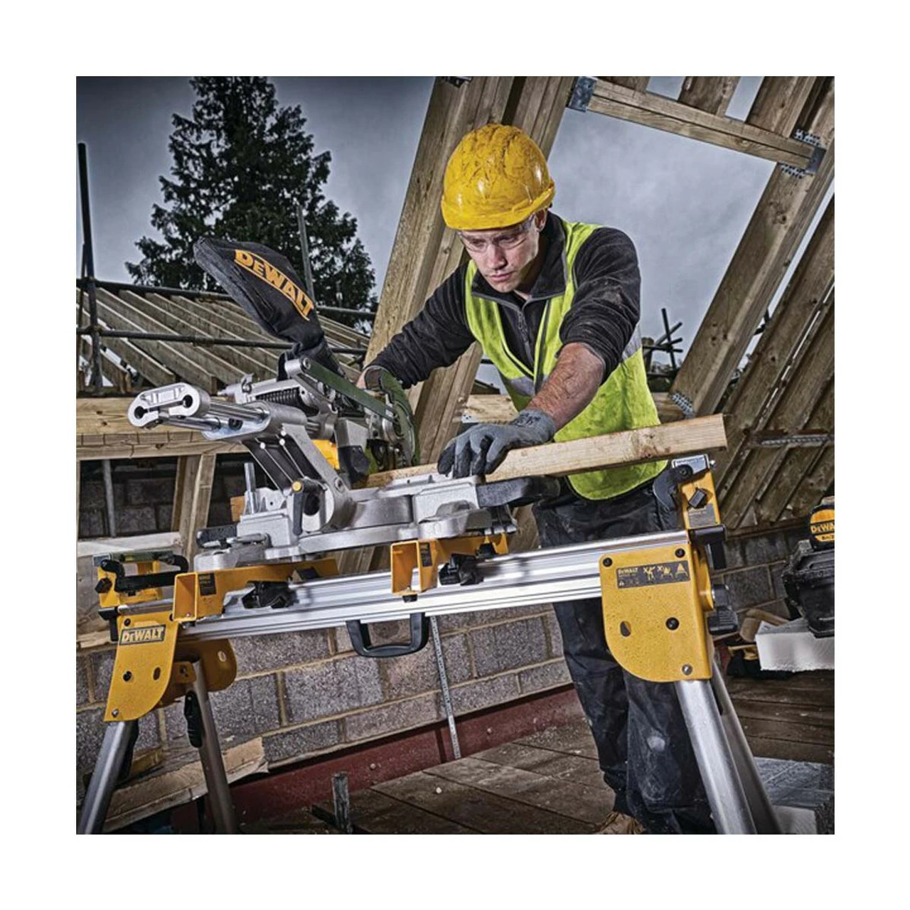 DeWalt DCS365N 18V XR 184mm XPS Slide Mitre Saw (Body Only) - Image 4