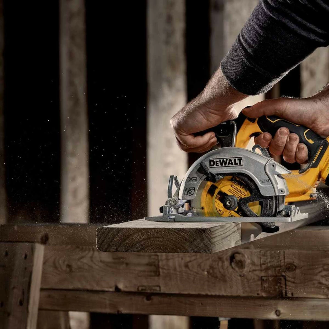 DeWalt DCS512N 12V XR Brushless 140mm Circular Saw (Body Only) - Image 3