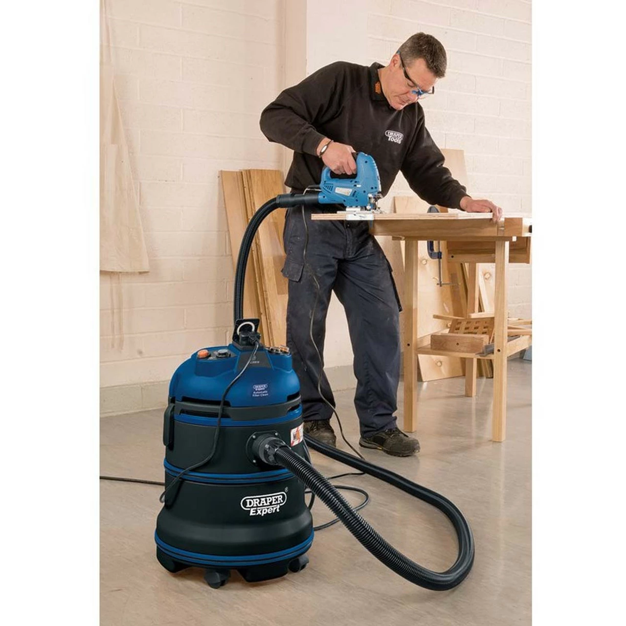 Draper 38015 35L M-Class Wet And Dry Vacuum Cleaner 1200W 230V - Image 3