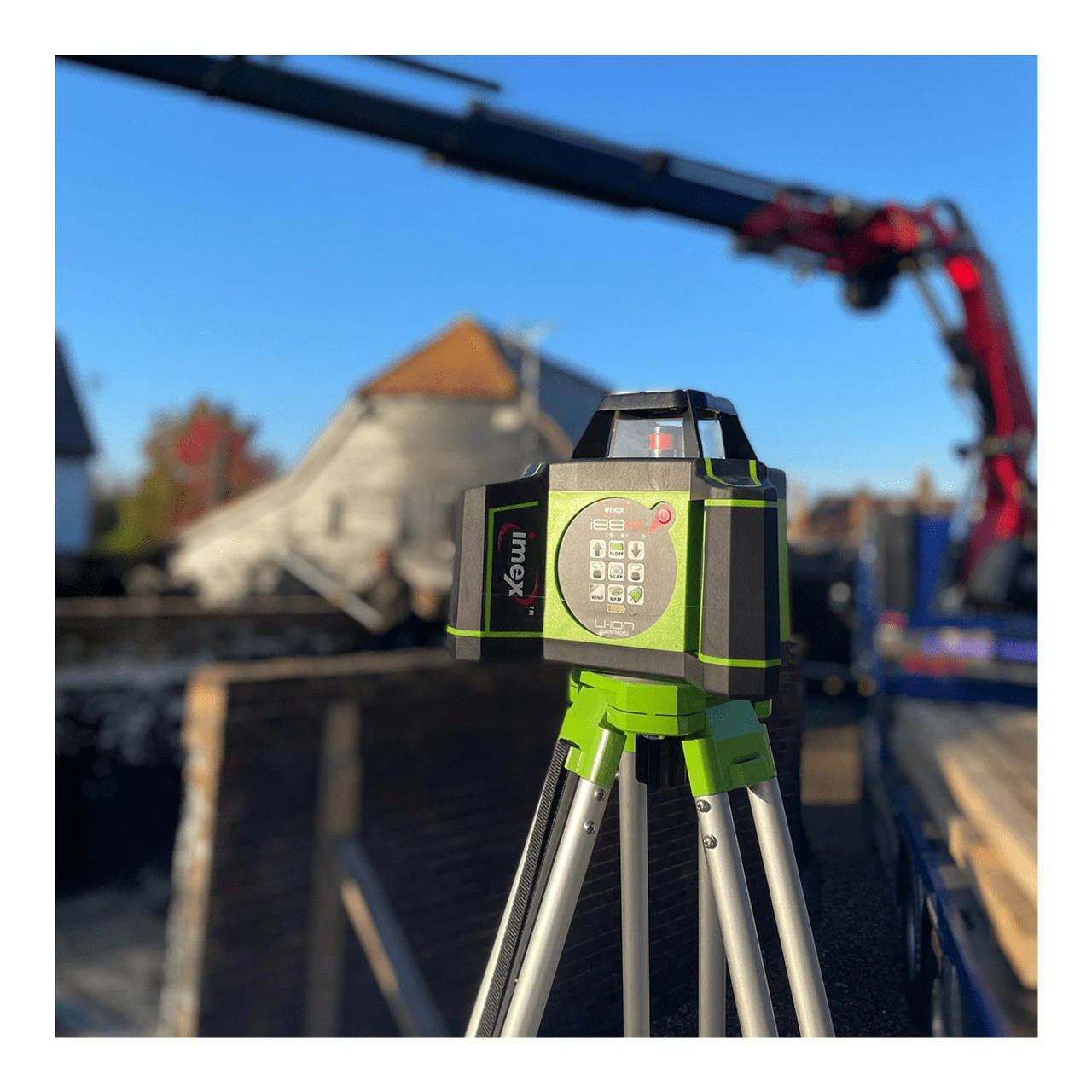 Imex I88R Rotating Red Laser Level Kit With 2x 9.0Ah Batteries, LRX10 Receiver, Staff & Tripod - Image 5